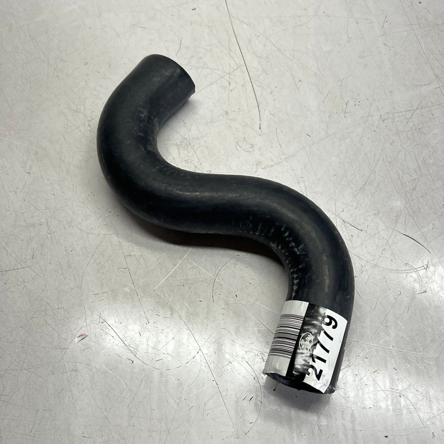 GATES Coolant Hose For Ford, Subaru & Toyota 11-11/16" Centerline Length 21779