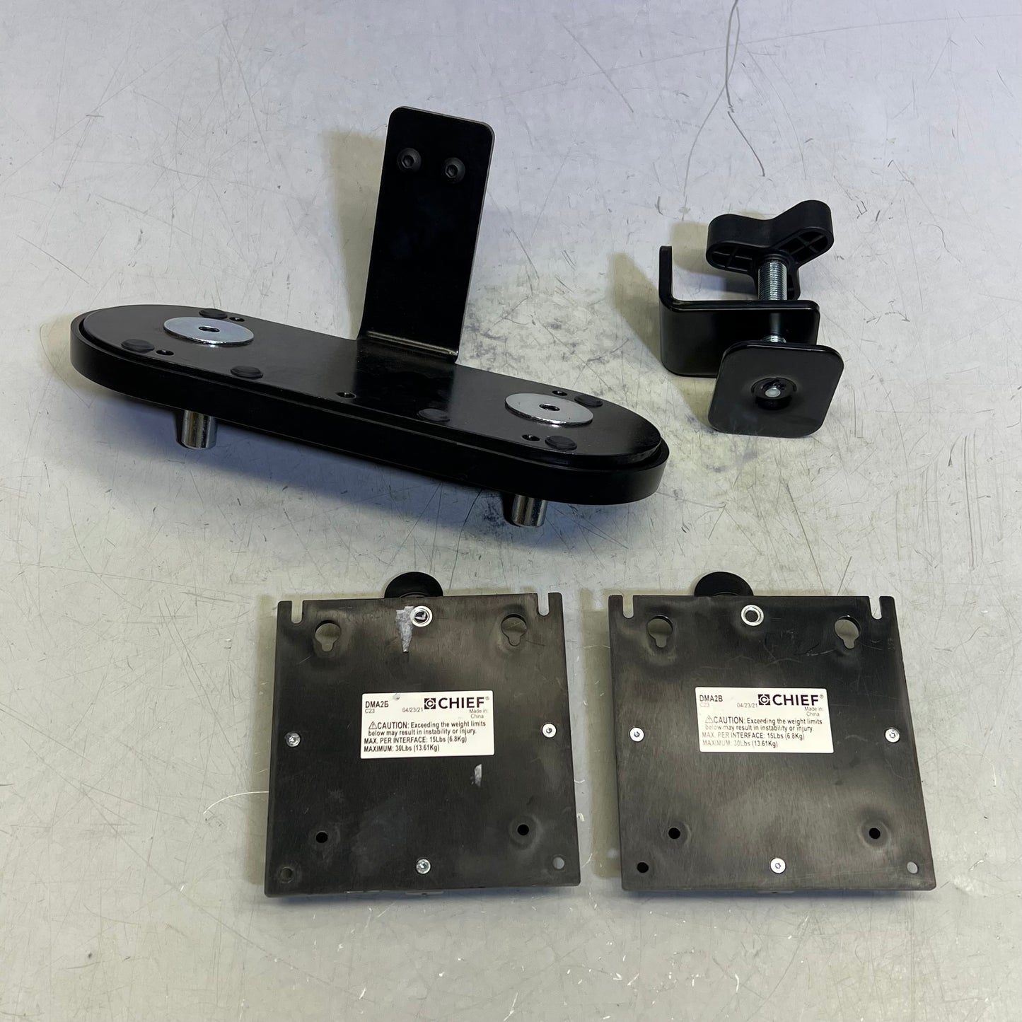 ZA@ CHEIF Monitor Arm Mount Fits 10-32" Screens 15lb Per Screen DMA2B (No Hardware) Arms Don't Close