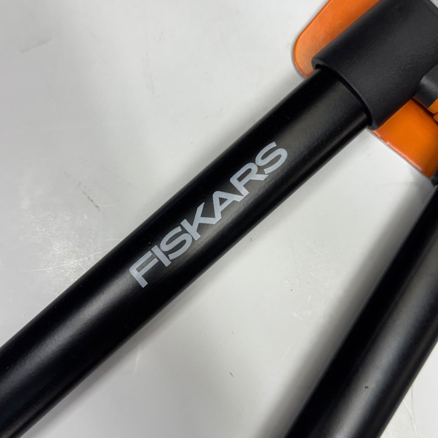 FISKARS Bypass Lopper – 1-1/2" Cut Capacity Low-Friction Steel Blade with Non-Slip Handles