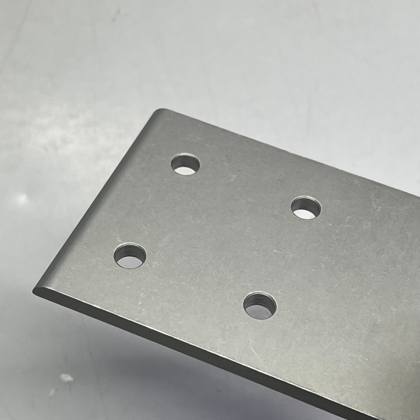 80/20 BUILD YOUR IDEA Economy Floor Mount Base Plate 40 S 80mm Silver 40-2417