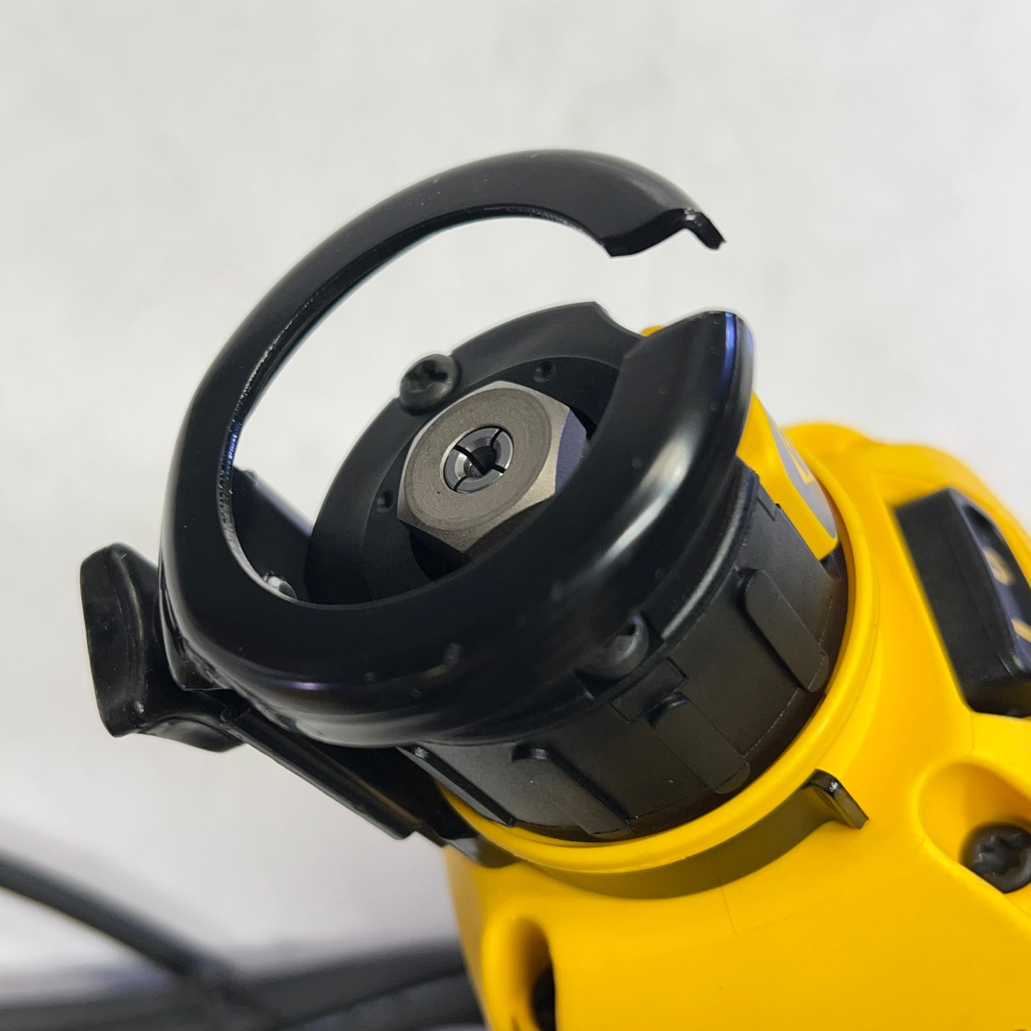 DEWALT Heavy Duty Cut-out Tool W/ Dust Shield  5Amp 30,000RPM Black/Yellow DW660