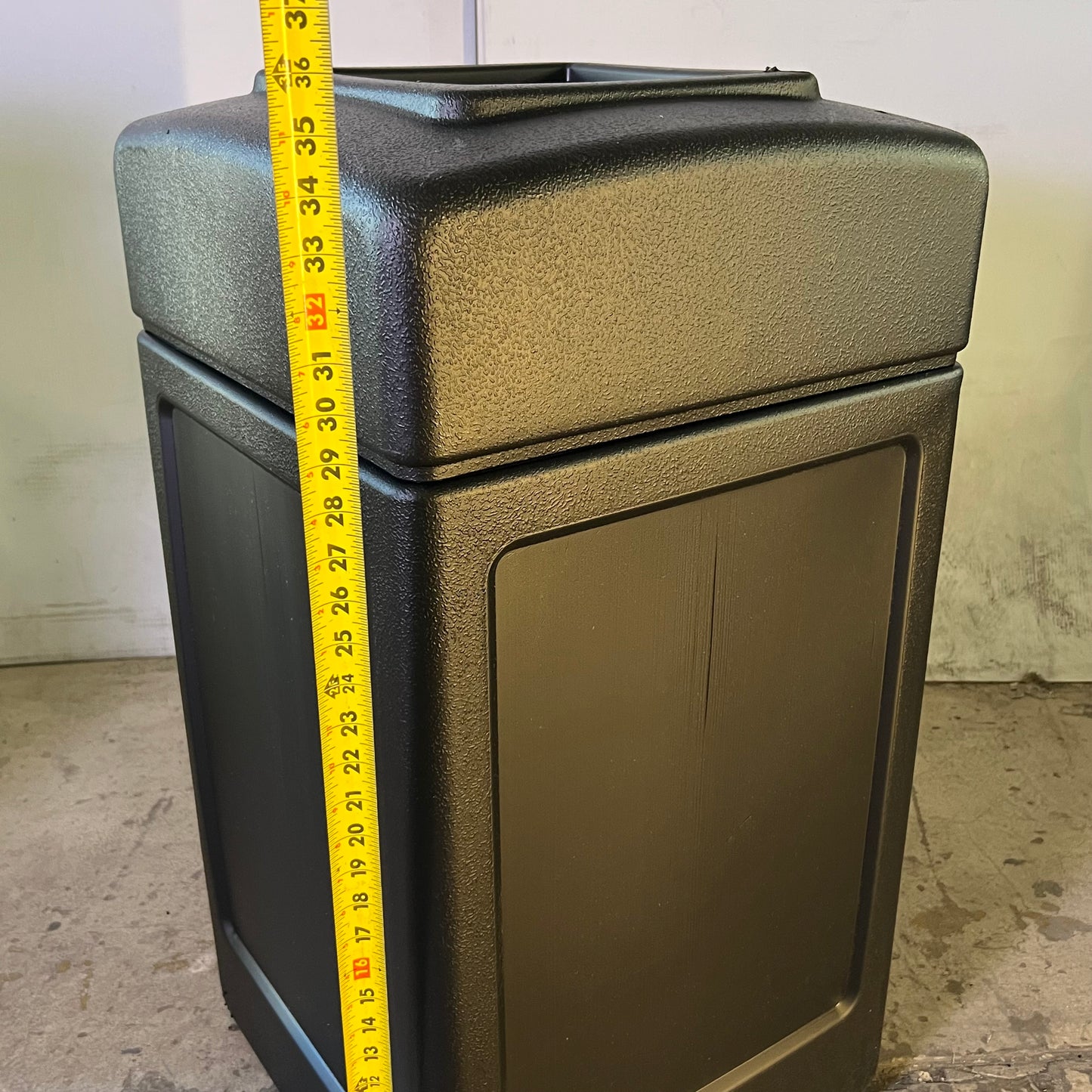 COMMERCIAL ZONE 28 Gallon Islander Series Black Harbor Square 1 Trash Can with Towel Dispenser, 755101