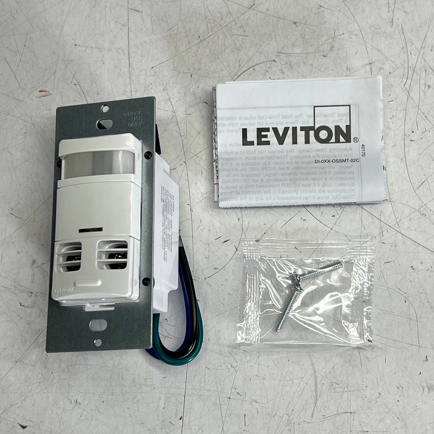 LEVITON  Wall Box Occupancy Sensor Multi-technology  120-277V 2400SF OSSMT-GDW