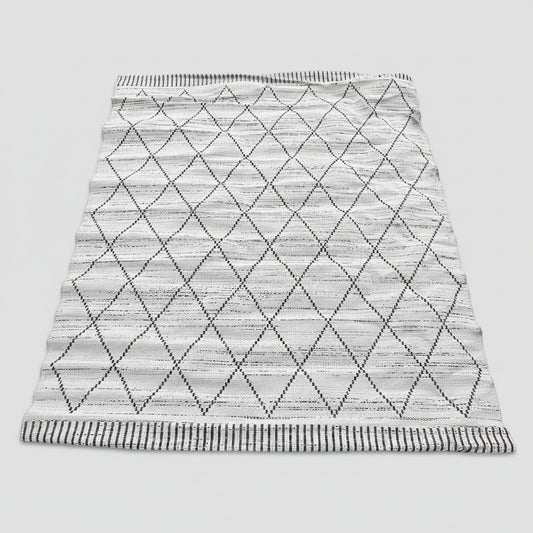 ZA@ GERTMENIAN Pierce Ivory Outdoor Woven Rug 7' X 10' White/Black 99802 ( Return )