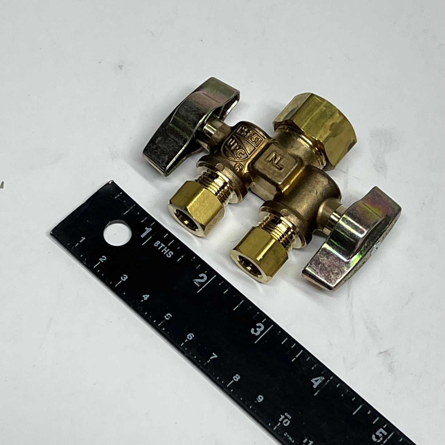 BRASSCRAFT Dual Shut-off Outlet Valve  1/2" NOM Comp Inlet Brass KTCR1901DVSXR