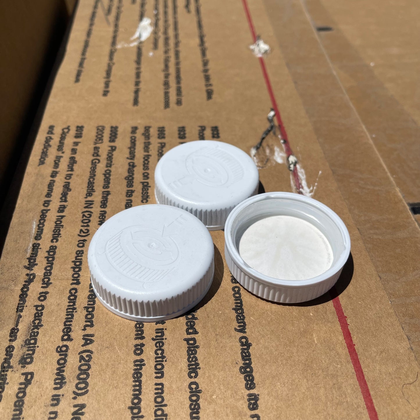 ZA@ Pallet of PHOENIX Safety Lids for Medicine Bottles White 045CRCSTPTA (New)(A)