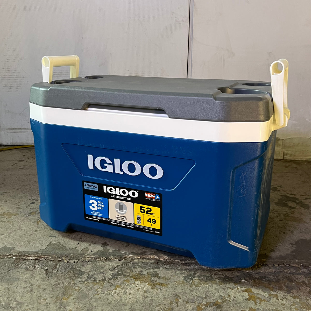 IGLOO Chest Cooler - Standard 52 qt Blue A 011426