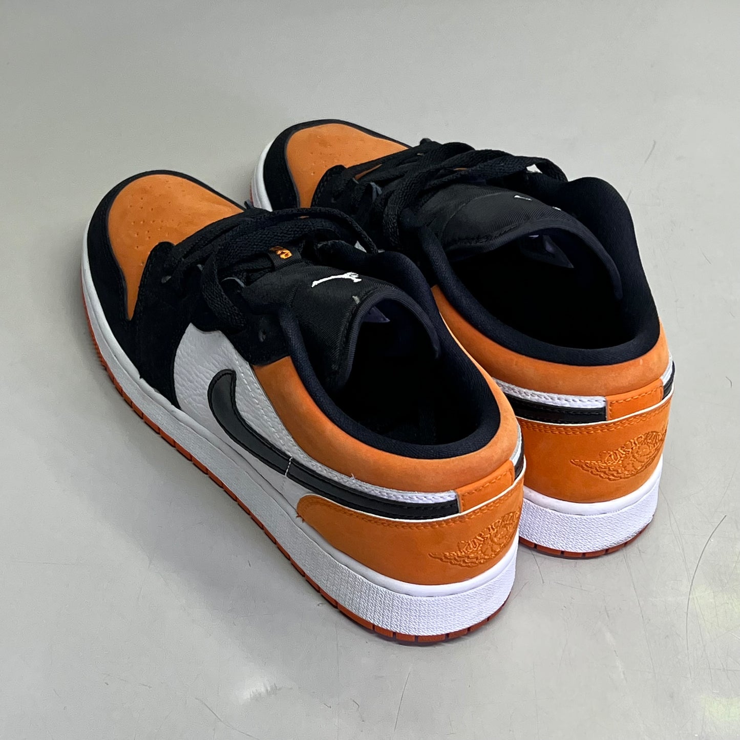 NIKE Air Jordan 1 Low Shattered Backboard Boys Sz 7Y Orange/Black (Pre-Owned)