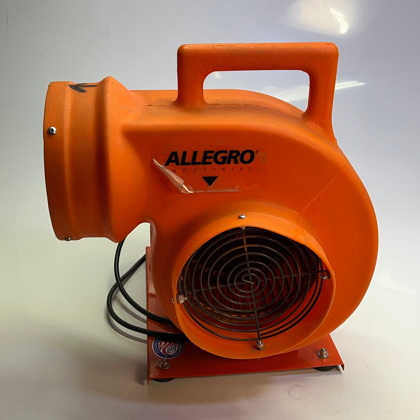 ALLEGRO Centrifugal High Output Blower W/ Attachments Orange 9504-50 (Pre-Owned)