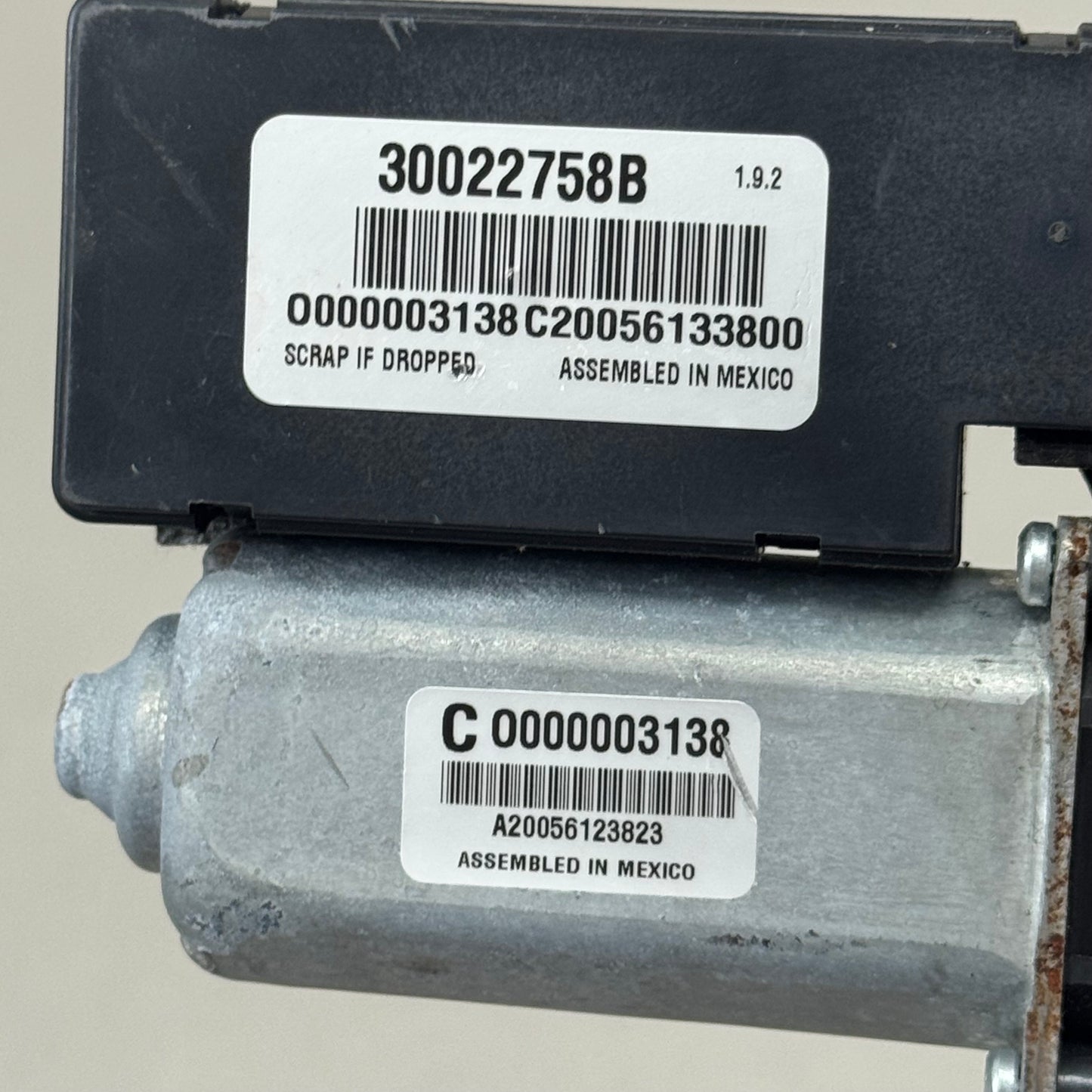 MOPAR PARTS 4th Gen Mega Cab Sunroof Motor For Ram Black 30022758B (As-is (Slightly Rusted))