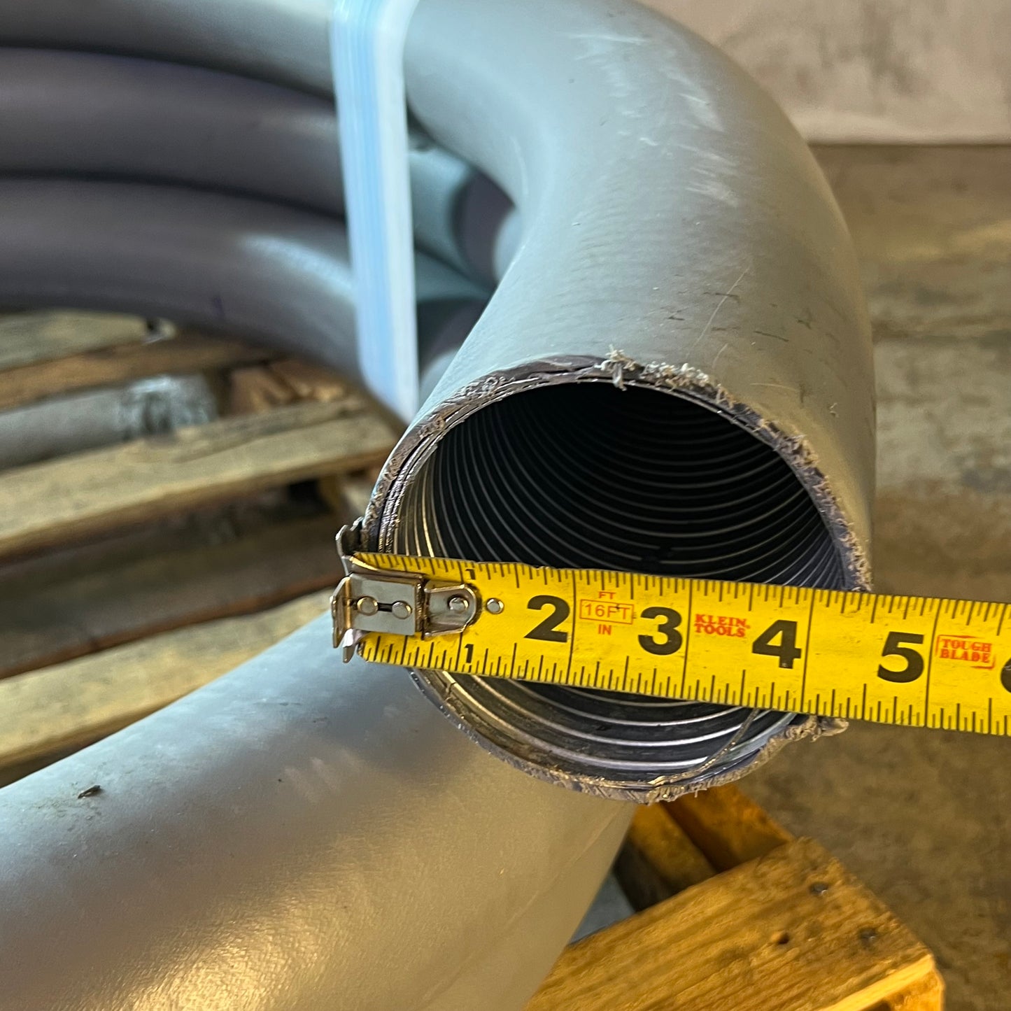 SOUTHWIRE TITAN 2 Metallic Liquidtight Flexible Conduit Sz 28ft x 4.5"D Grey 95076733