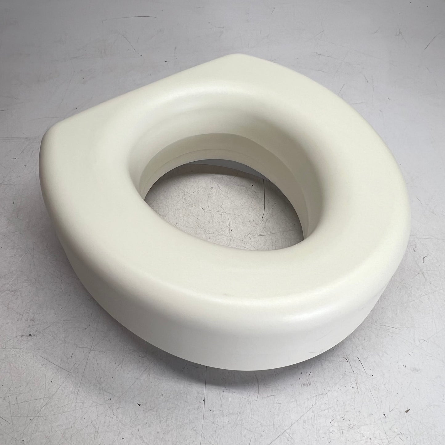 HEALTH SMART Portable Elevated Round Toilet Seat Riser  5" White 522-1508-1901