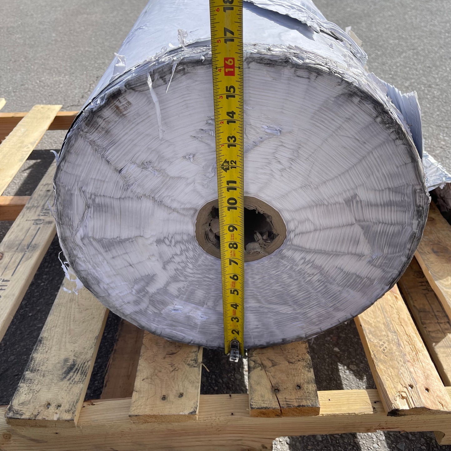 ZA@ Pallet of MIXED Large White Back Aluminum/tin Foil Roll 48” (AS-IS)