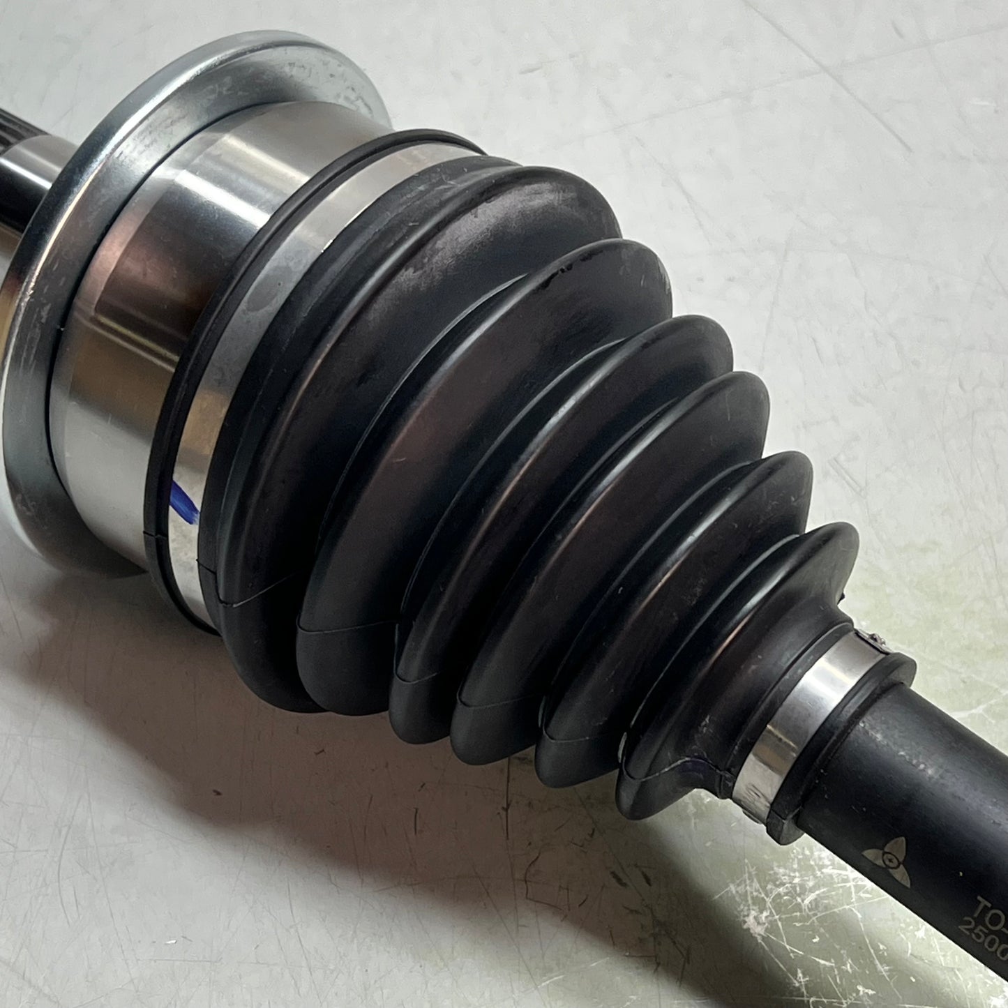 NAPA CV Drive Axle For Toyota 4 Runner & Tacoma Vehicle Models 94-4013 / TO-8043