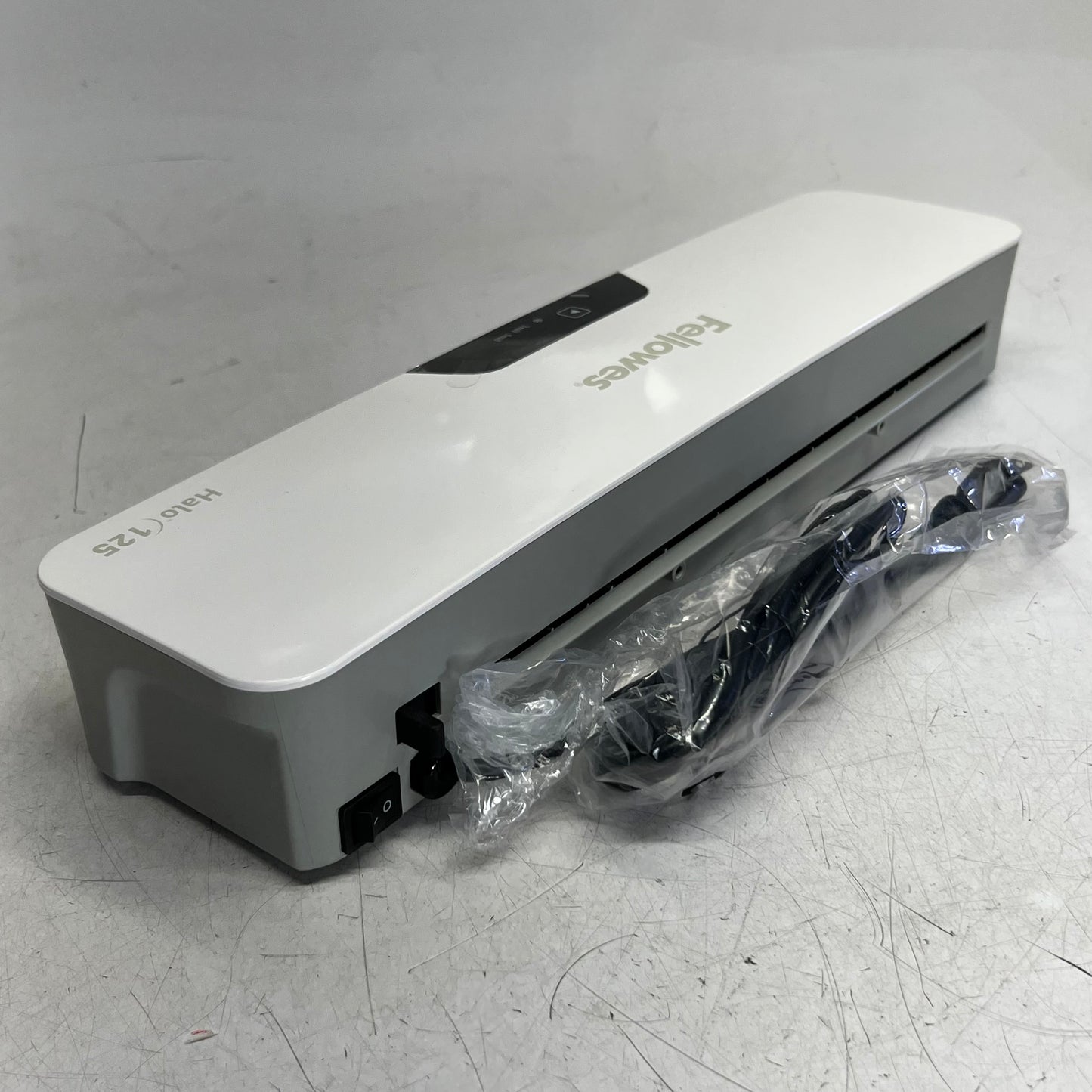 FELLOWES Halo 125 Laminator 16"L x 3.5"W x 2.5"H White CRC57531