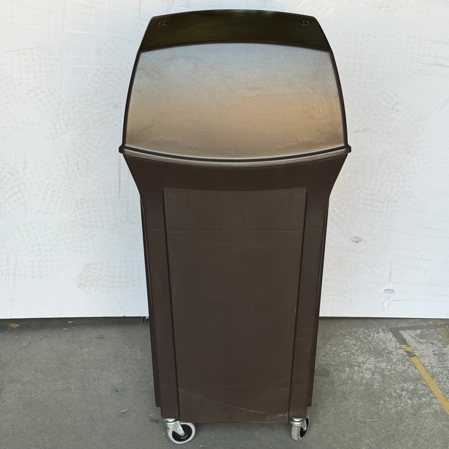 RUBBERMAID Trash Can 44”Hx20”x20” Brown