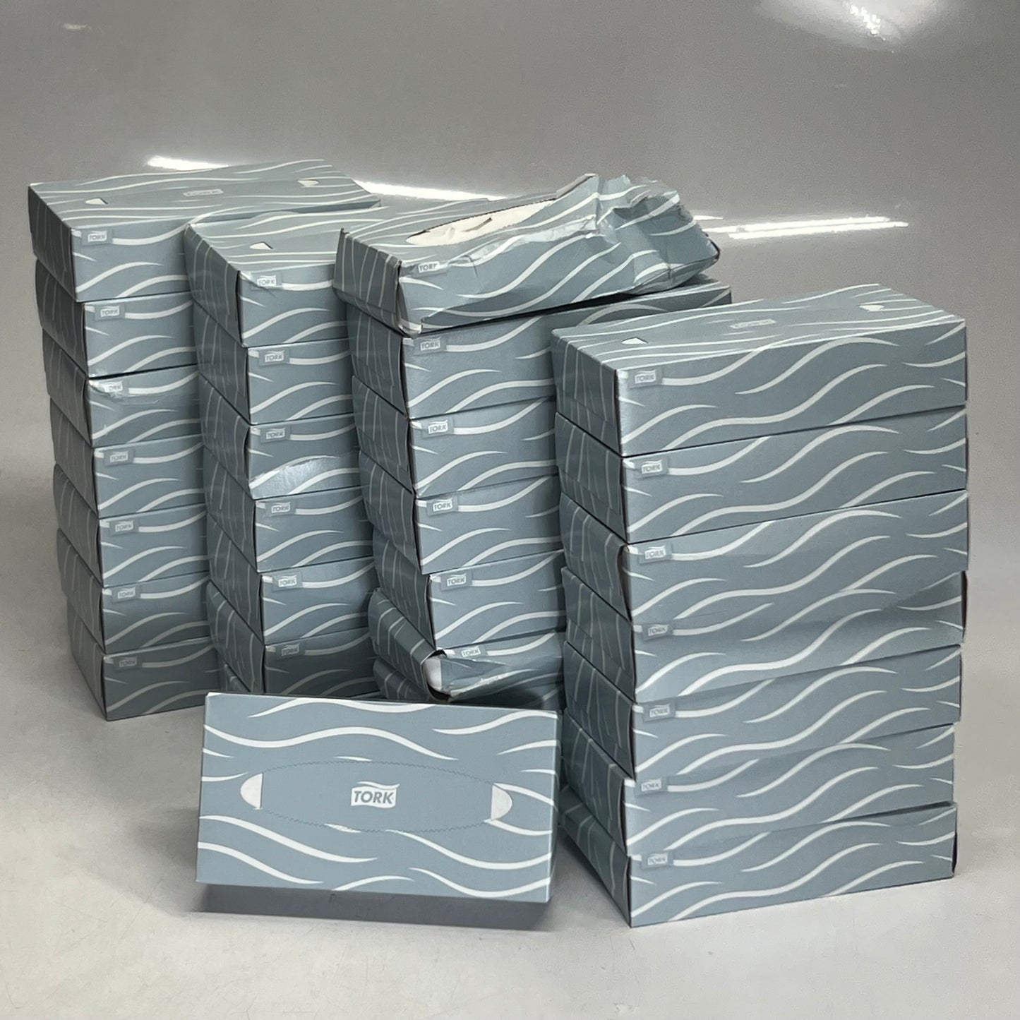 ZA@ TORK (30 PACK) Facial Tissue Sz 8.2" x 7.9" TF6810 (AS-IS, Distressed Boxes)