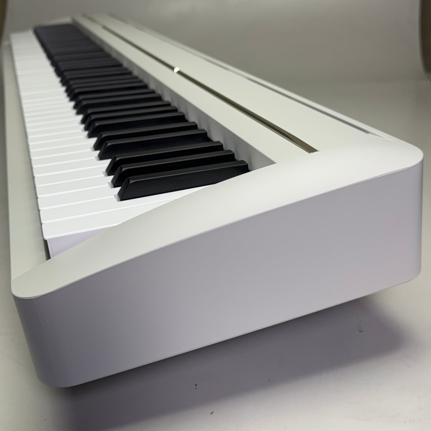 KAWAI Portable Digital Piano Sz 50” L x 10” W x 5.5” H Light Gray ES120