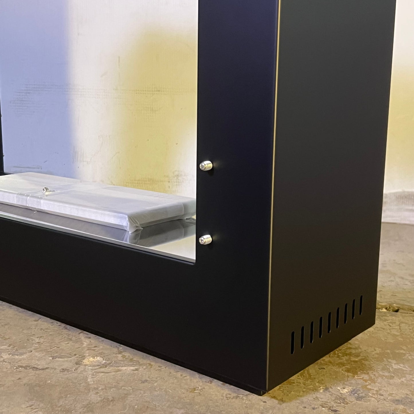 BIO FLAME  Double Sided Rogue 2.0 DS Fire Box 27.5"x36"x10.0" Black 2.0 DS (Minor Scratches)