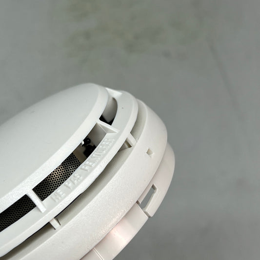 SIMPLEX Plug-In TrueAlarm Addressable Photoelectric Smoke Sensor 4098-9714