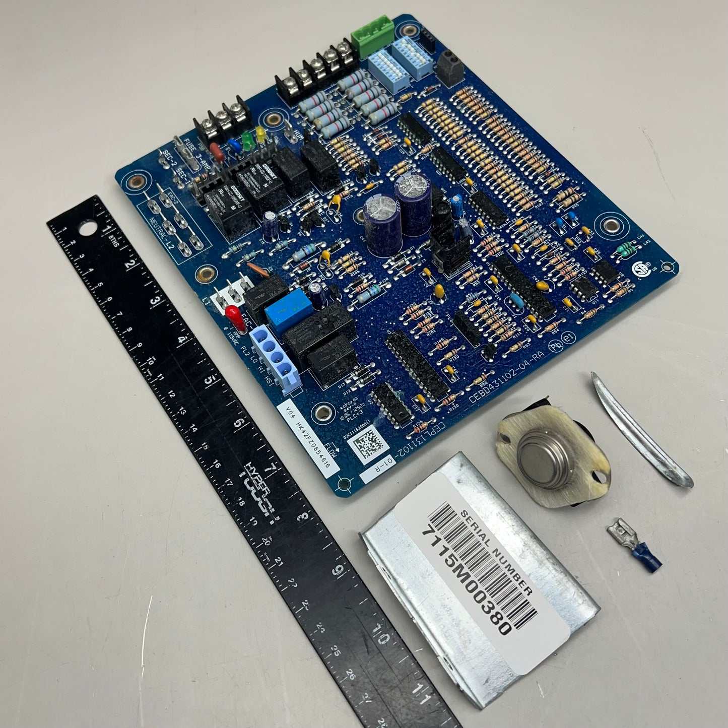 CARRIER Control Board For HVAC Systems As-is Slightly Used (see images) 9.6"x7.6"x1.3" HK42FZ066