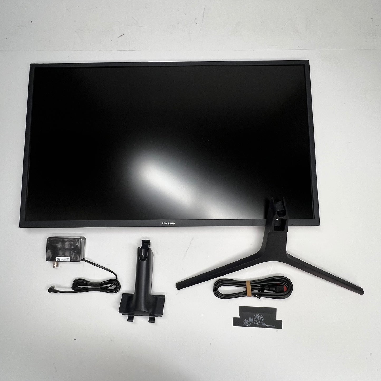 SAMSUNG Led Viewfinity Monitor W/ Amd Freesync 32" 60Hz 4ms Dark Grey U32J590