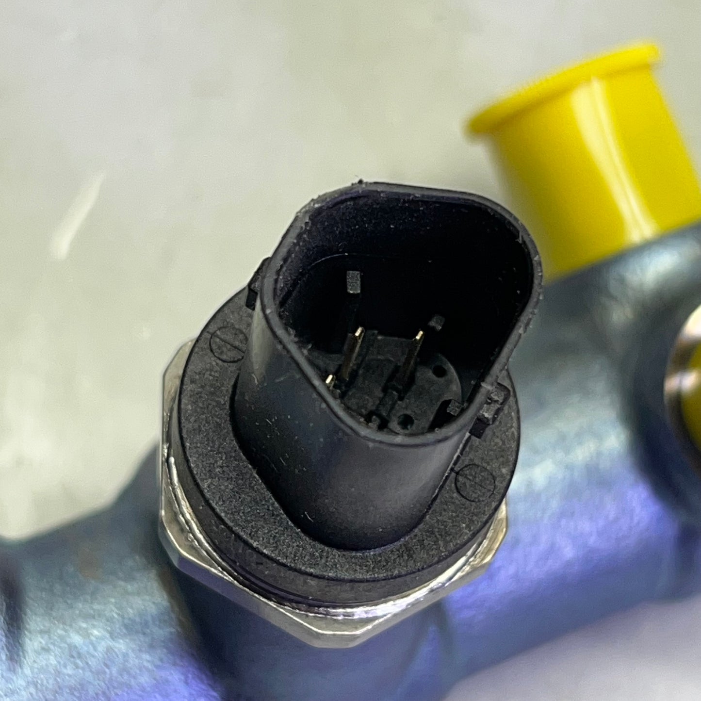 CUMMINS Fuel Rail Distributor Part For Ram 2500 & 3500 6.7L 5348915