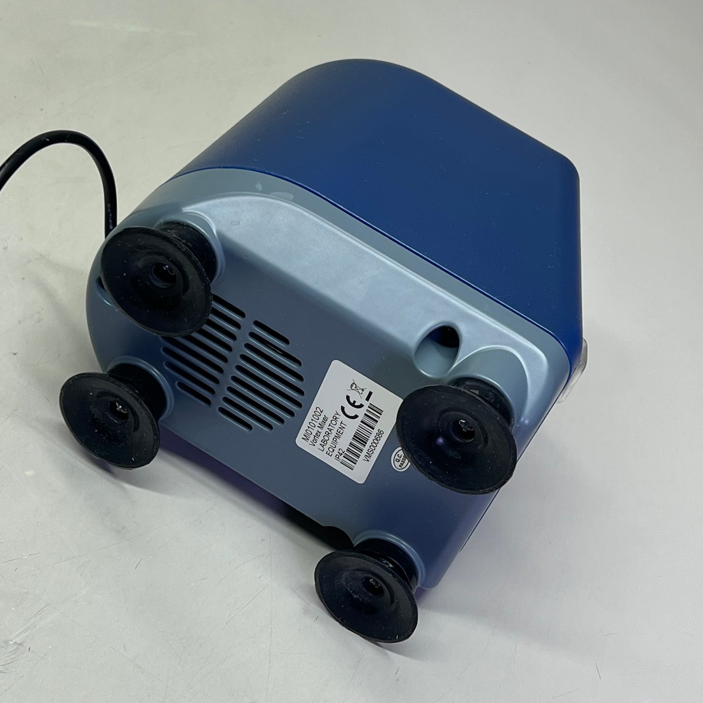 FOUR E'S Variable Speed Vortex Mixer Aluminum Housing 0-3000RPM MI0101002 (Used)