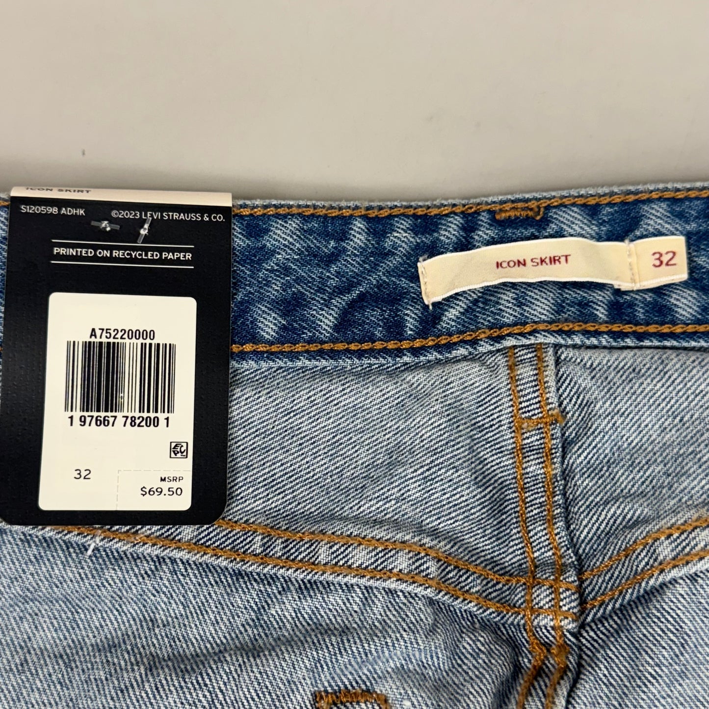 LEVIS Recrafted Icon Skirt Mid Rise Original Women's Sz 32 Novel Notion Med Wash