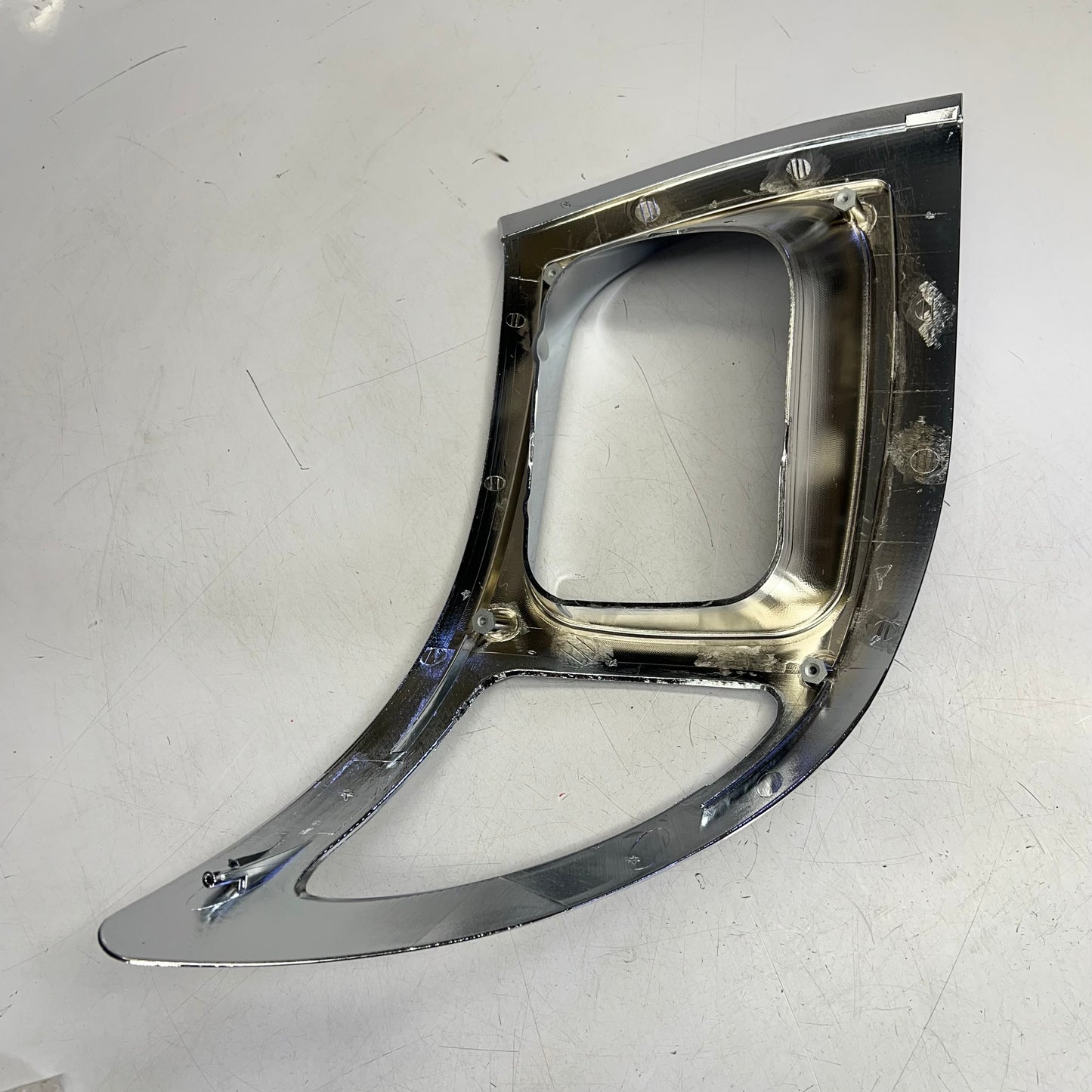 IHC 7400, 7600 Series Headlight Bezel Lh 07 International 7600 Truck IH2423
