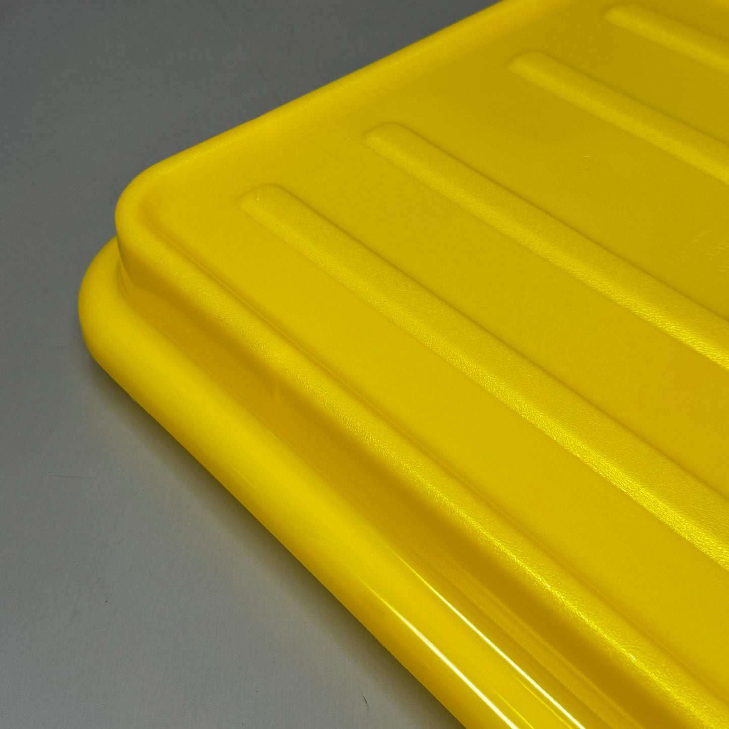 VOLLRATH (6 PK) Traex® Color-Mate Snap-On Lid Yellow 22.13" x 15.63" x 2.5" 1500-C08