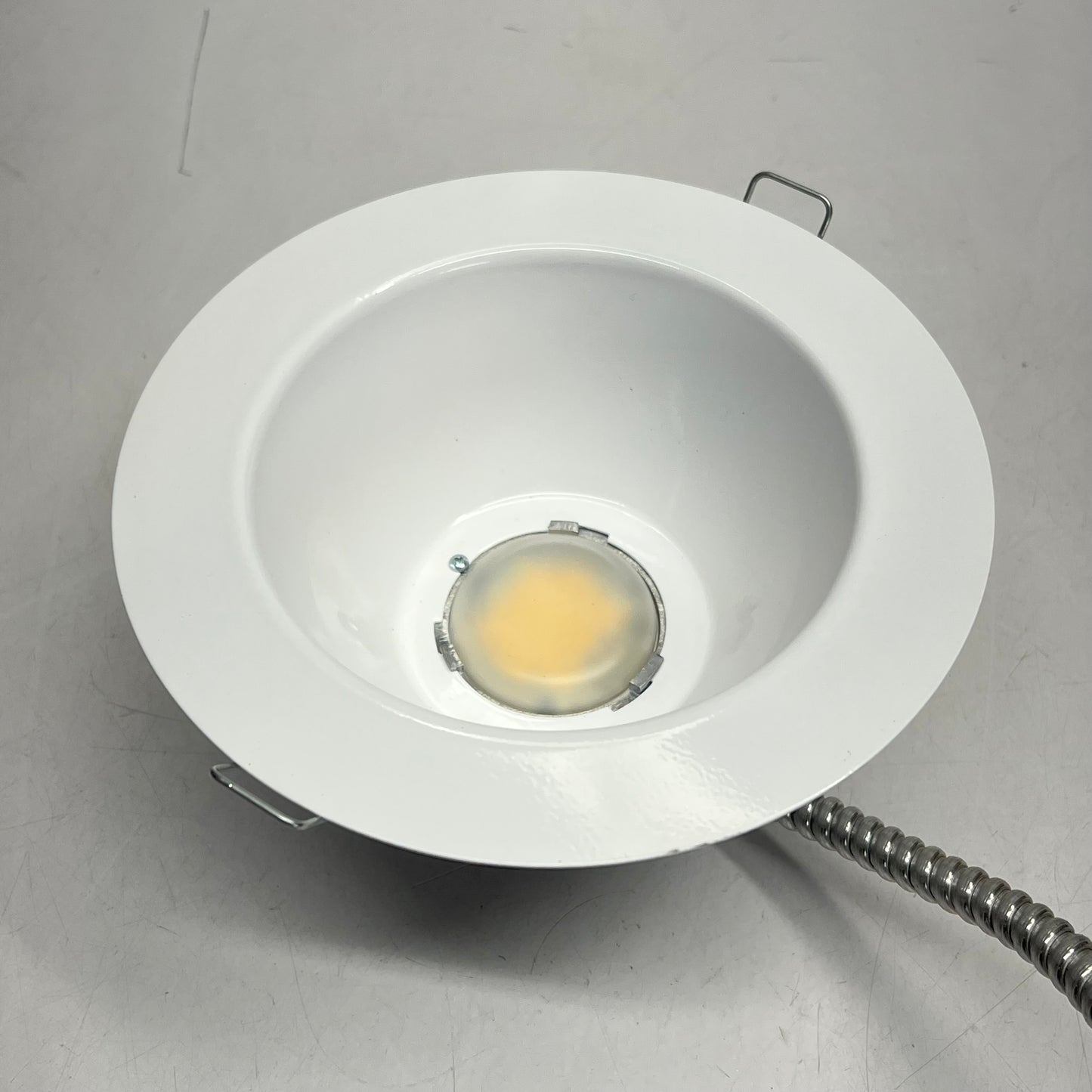 ACUITY BRAND Lithonia Lighting Recessed Mounting LBR6 ALO2 SWW1 WR MWD MVOLT UGZ