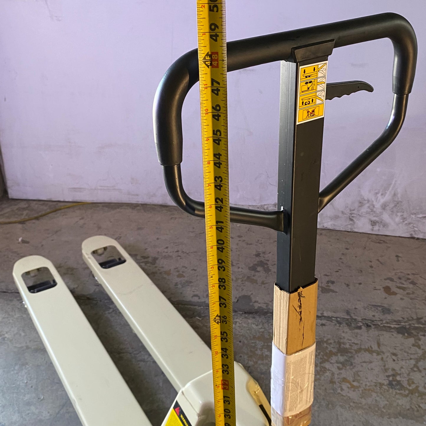 WESCO CP3 Manual Narrow Pallet Jack, 5500 lb. Capacity Sz 18"W x 48"L Forks - Beige 272854