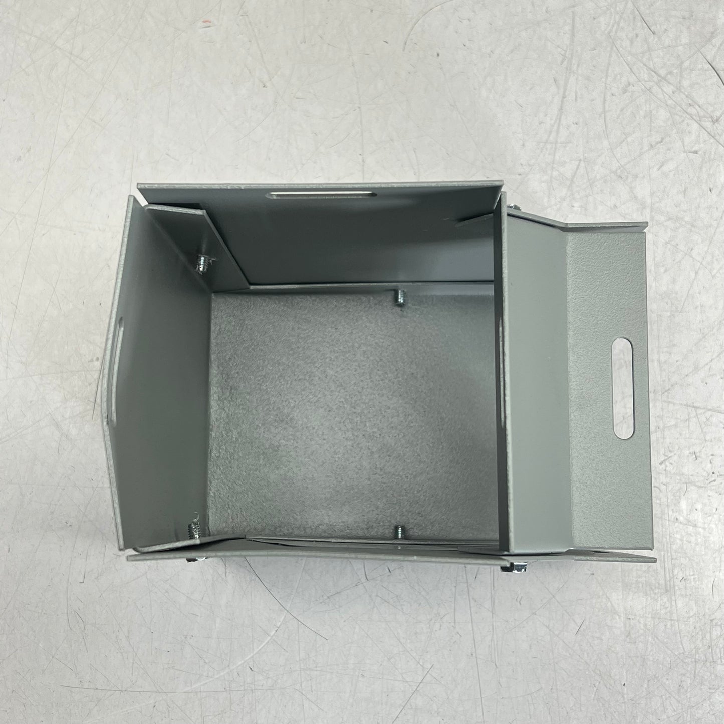 HUBBELL WIEGMANN  Hinged Cover 4x4 Carbon Steel 90 Degree Elbow Gray L040490