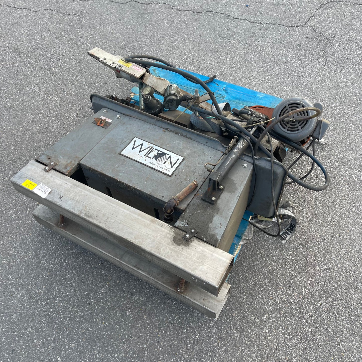 ZA@ Pallet of WILTON Horizontal Metalworking Band Saw 5634001 (AS-IS)