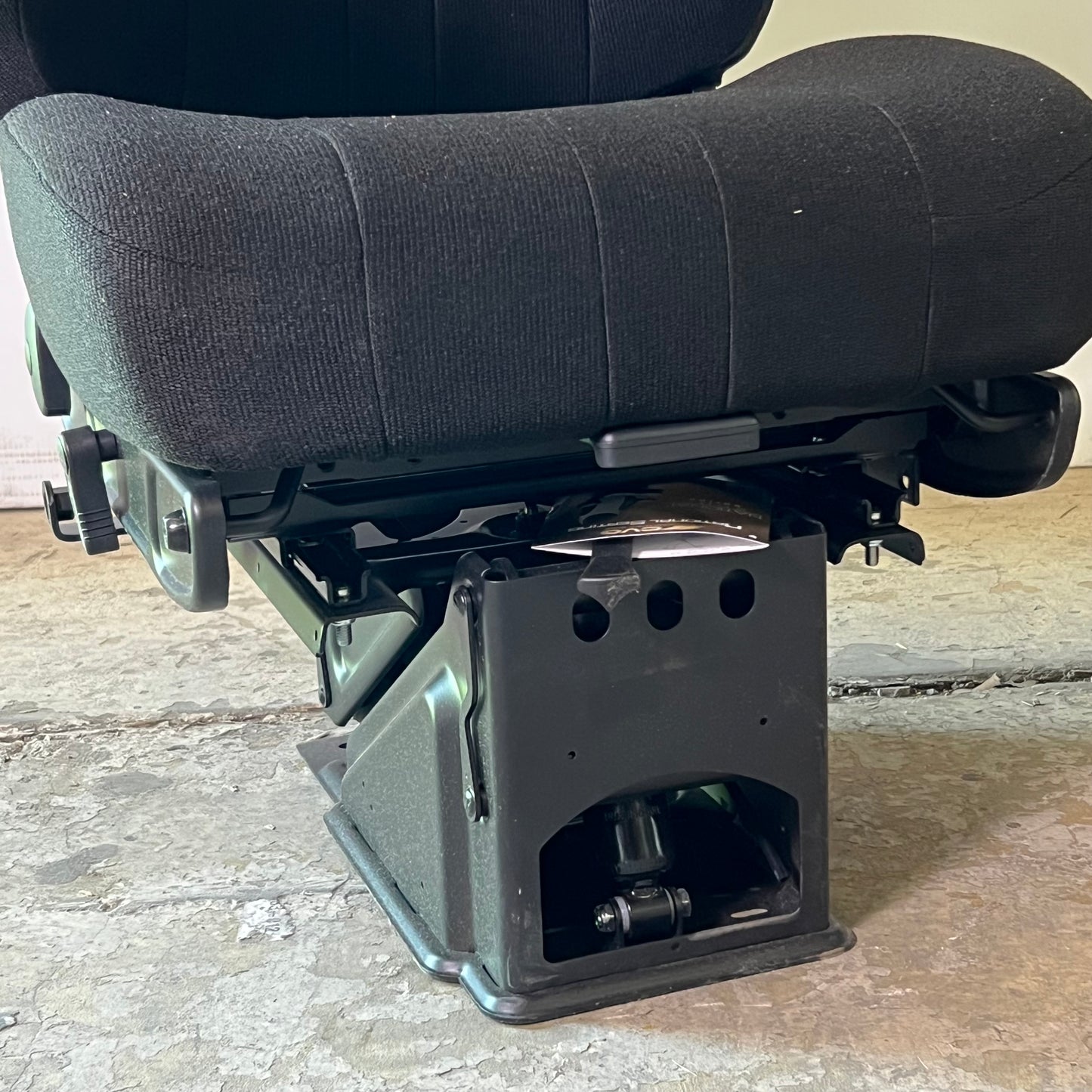 NATIONAL SEATING Captain Seat High Back Black Mordura 50764.365 (Distressed Box)