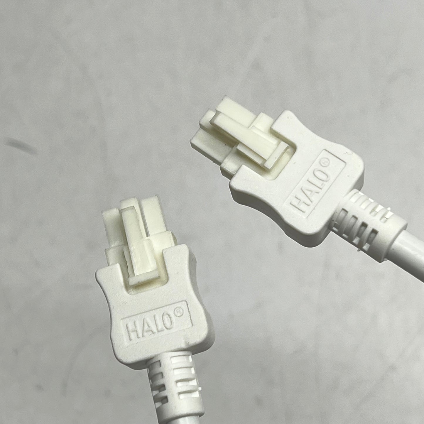 HALO (3 PACK) Led Luminaire Daisy Chain Connector 12" 120 VAC White HU1010P