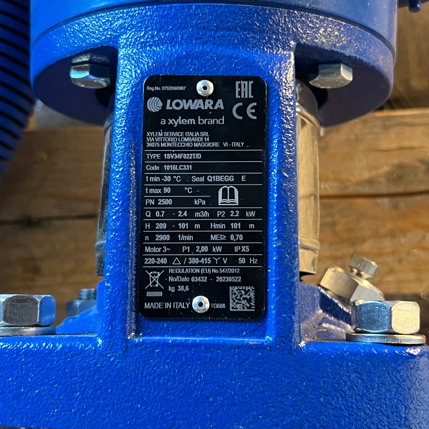 LOWARA Three Phase Vertical Multistage Pump With Motor 47"L Blue 1SV34F022T/D (new Other, Minor Damage)