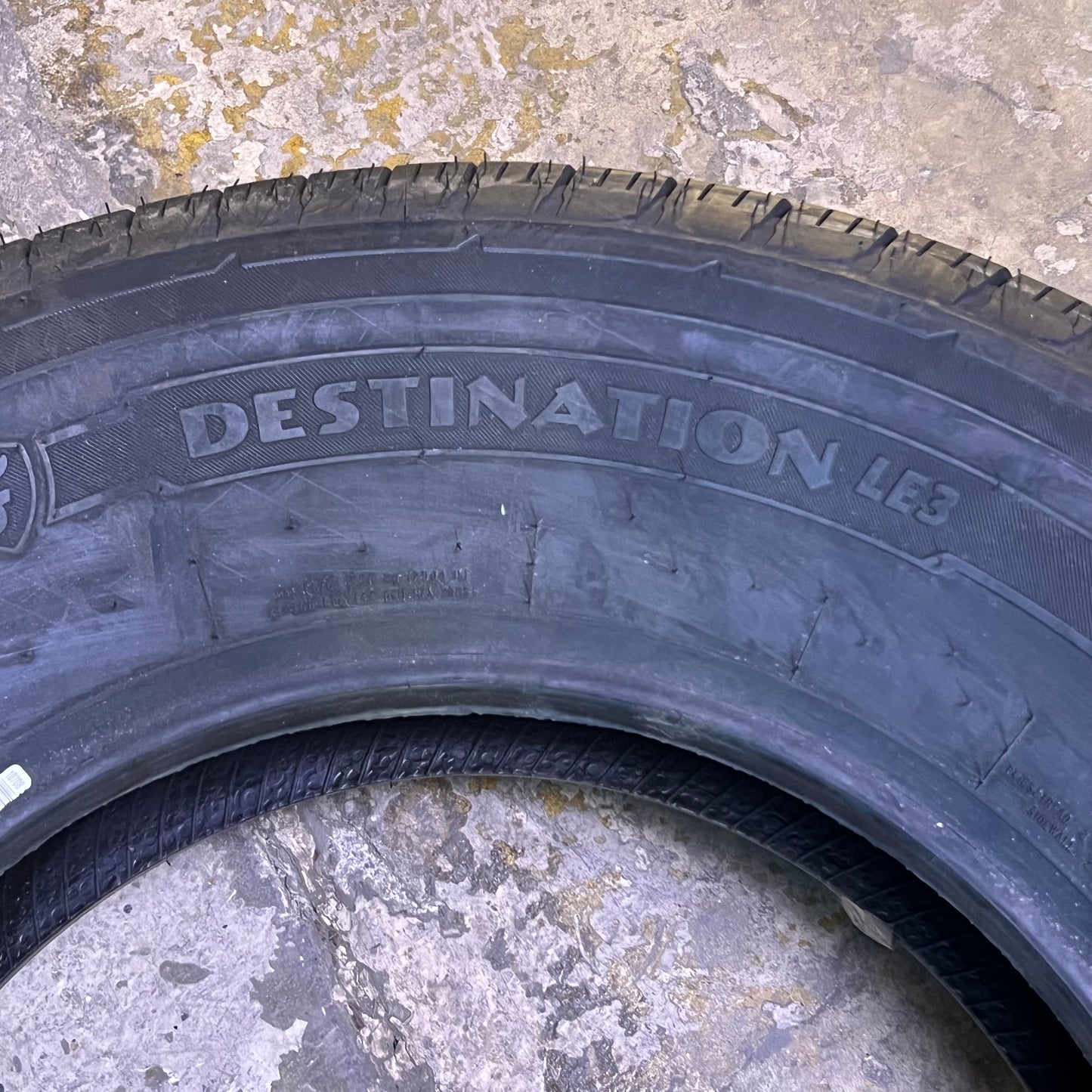 FIRESTONE Destination LE3 Tire 235/70R16 106T Black Dot 4E9C94, 014-817