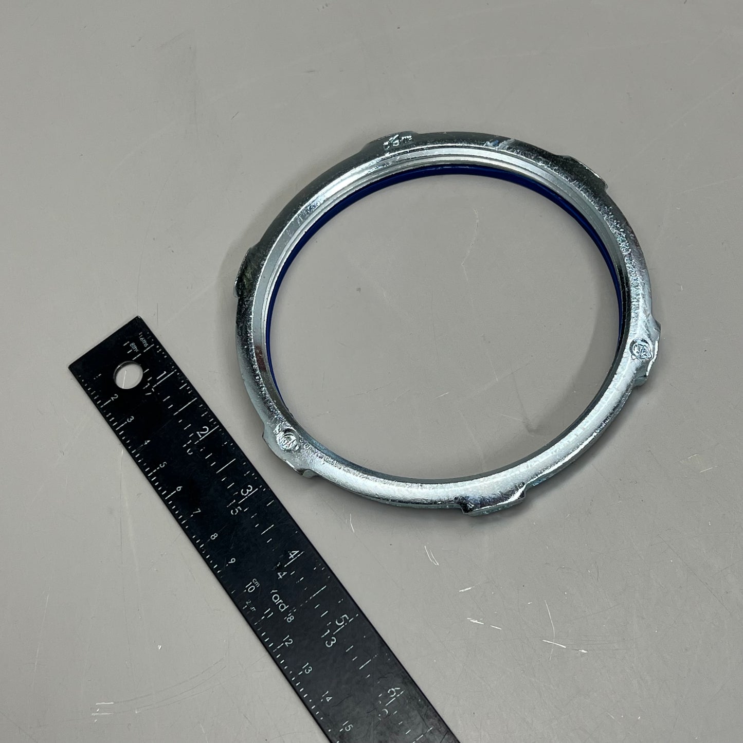 EATON Conduit Sealing Locknut "Liquid Tight" Malleable Iron Zinc Plated 4" SL10