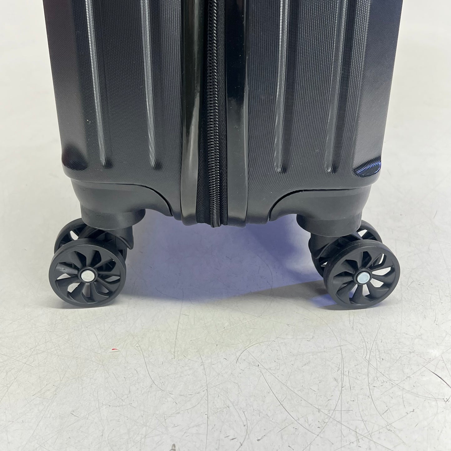 EMPIRE CITY  Rolling Hardshell Carry on Travel Case W/ Lock  20" Black 12890