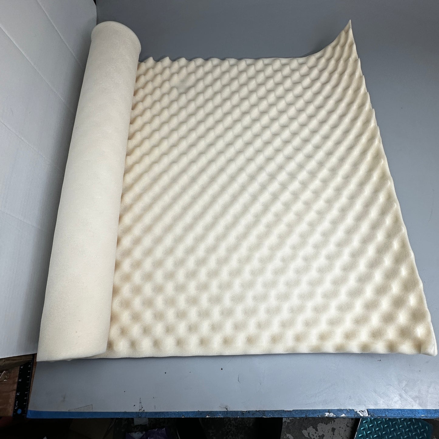 ZA@ MEDLINE Mattress Topper Standard Bed Foam Egg Crate Pads Sz 2" H  x 32" W x 73" L Beige