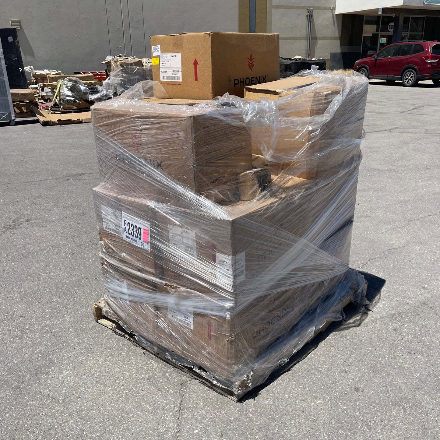 ZA@ Pallet of PHOENIX Safety Lids for Medicine Bottles White 045CRCSTPTA (New)(B)