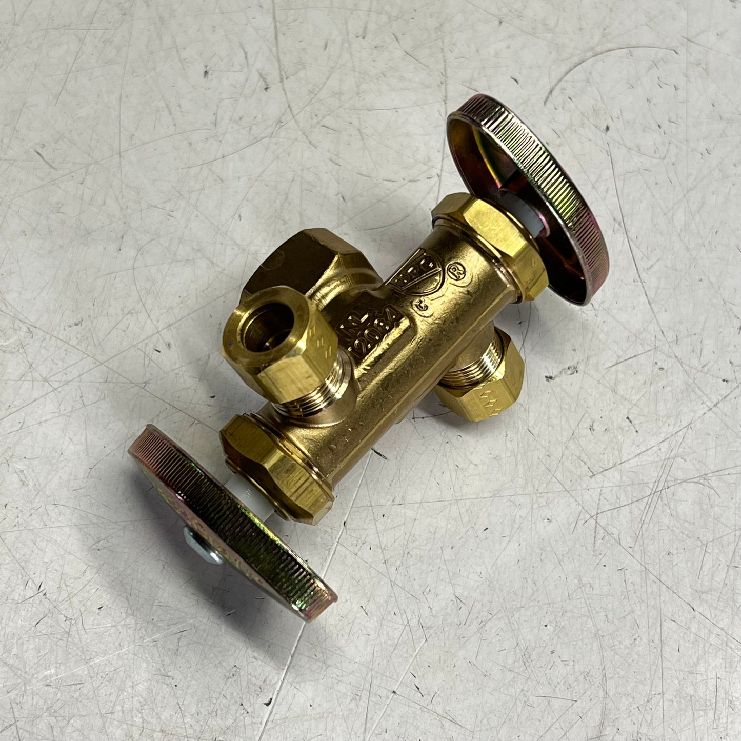 BRASS CRAFT Dual Outlet Shut-off Valve 1/2" FIP Inlet x 3/8" OD CMP R1701DVX R