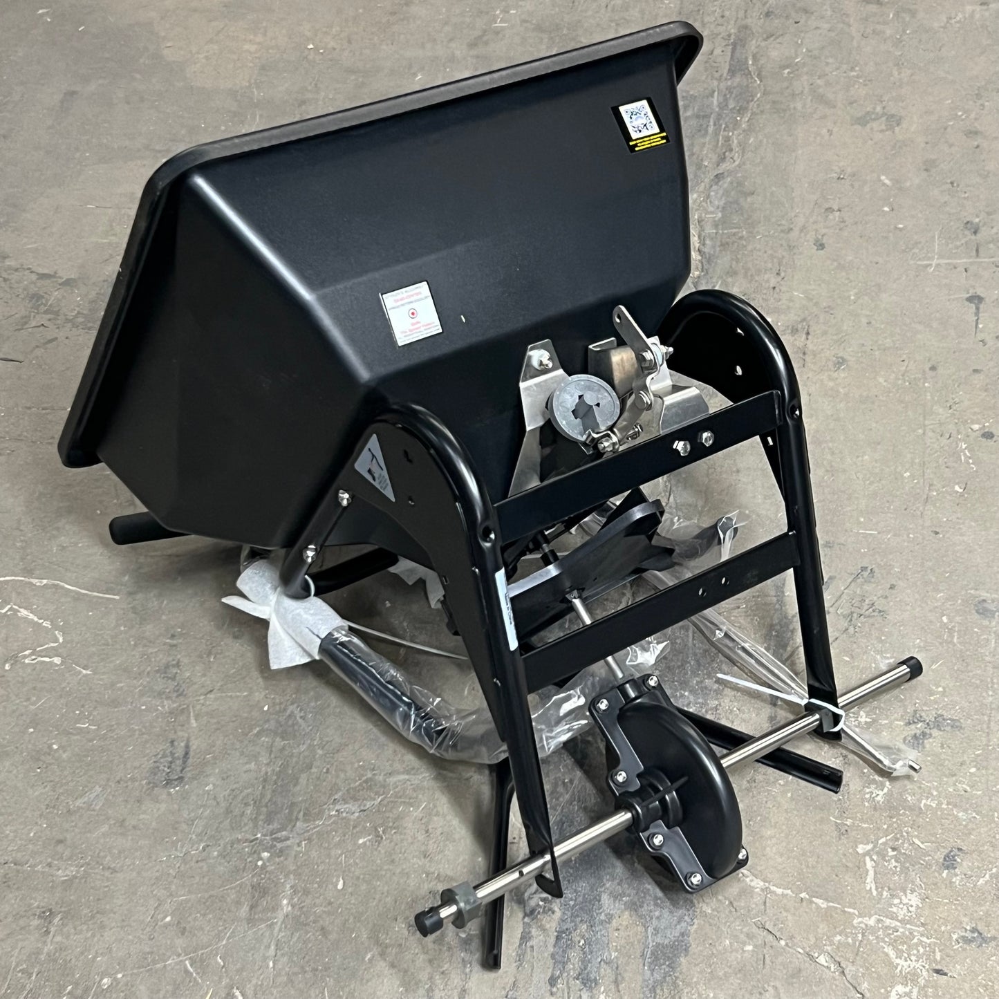 SPYKER Ergo-Pro Walk Behind Push Spreader 50 lb Capacity SPY50L-1P (New)