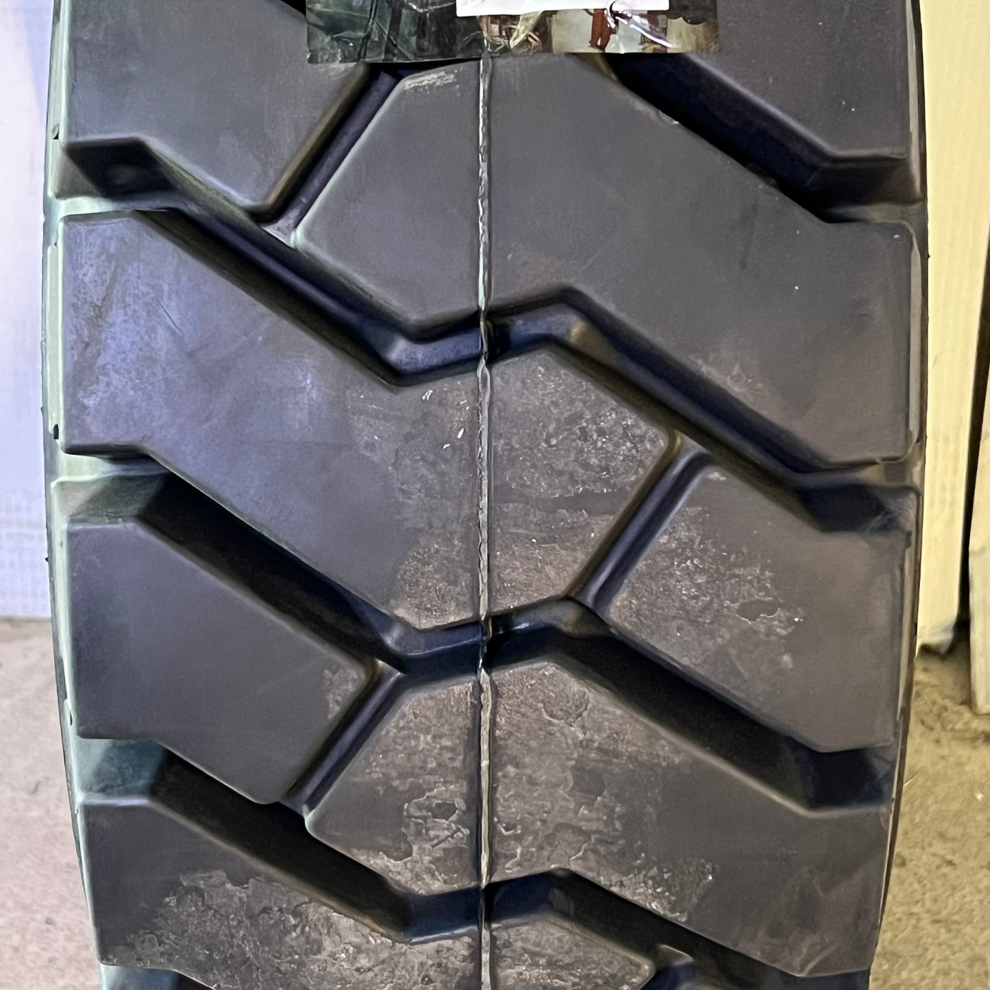 MAXAM Forklift Tire Sz 23x10-12 MS701+TR