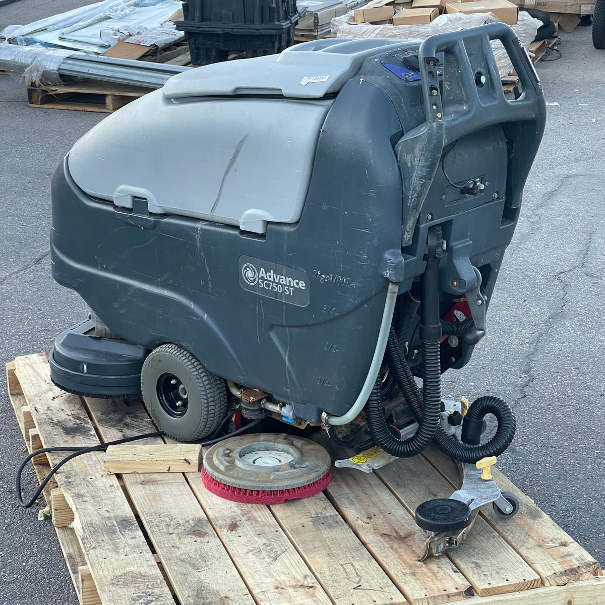 ADVANCE Walk-Behind Commercial Floor Scrubber SC750