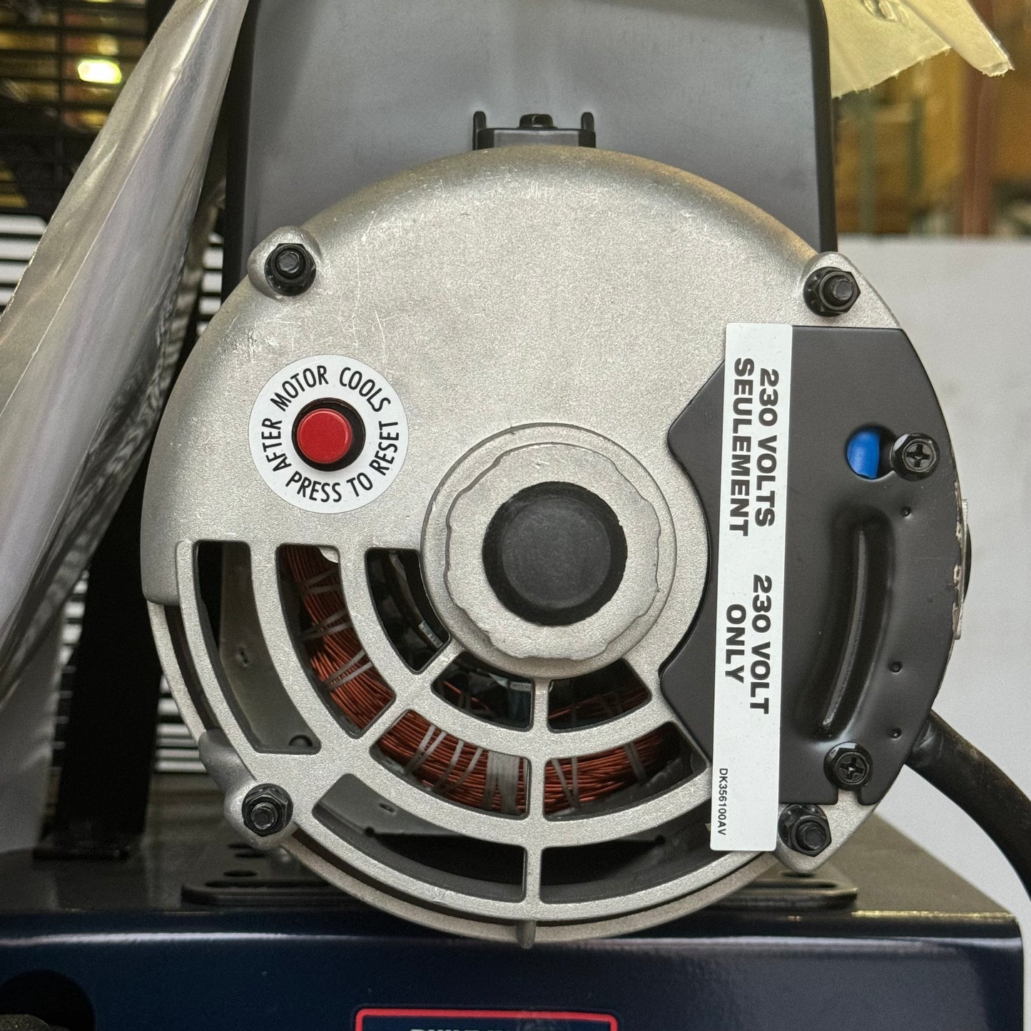 ZA@ CAMBELL HAUSFELD 5 HP Two Stage Air Compressor MC036401AV 56S34D5M (AS-IS, Damage Fan)