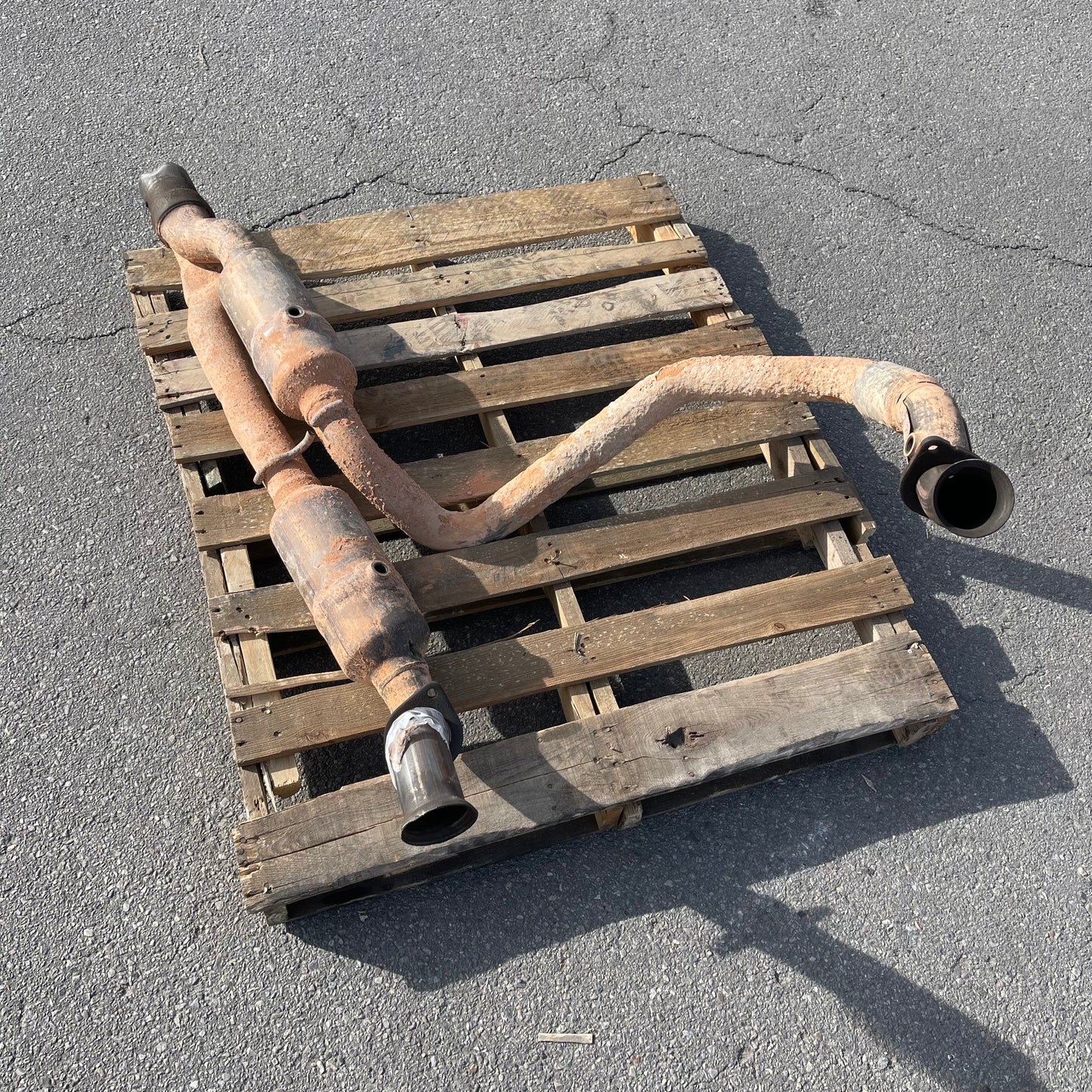 ZA@ Pallet of MIXED Exhaust Pipes (AS-IS)