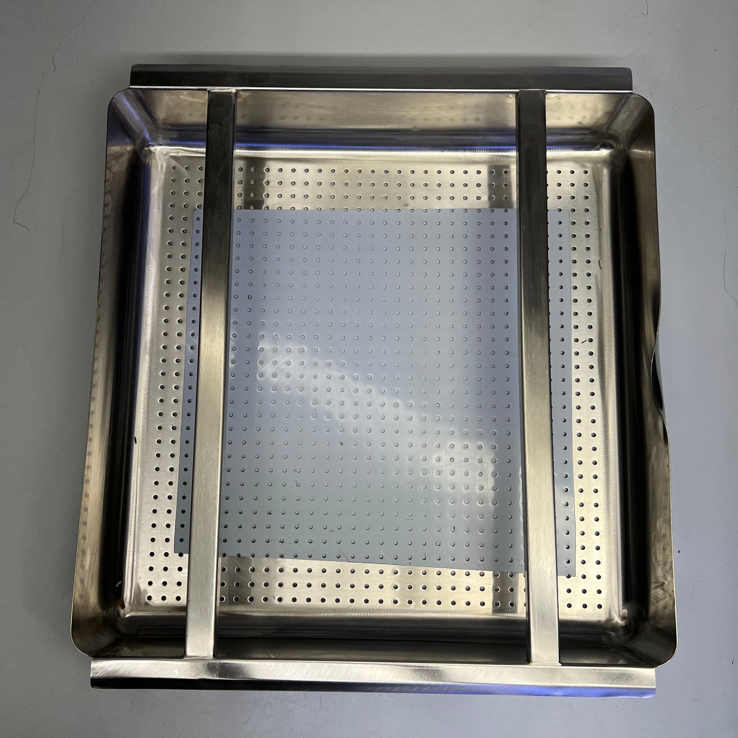 REGANCY 304 Stainless Steel Perforated Basket 19.5"x19.5"x4" 600RSSB20 (As-is)